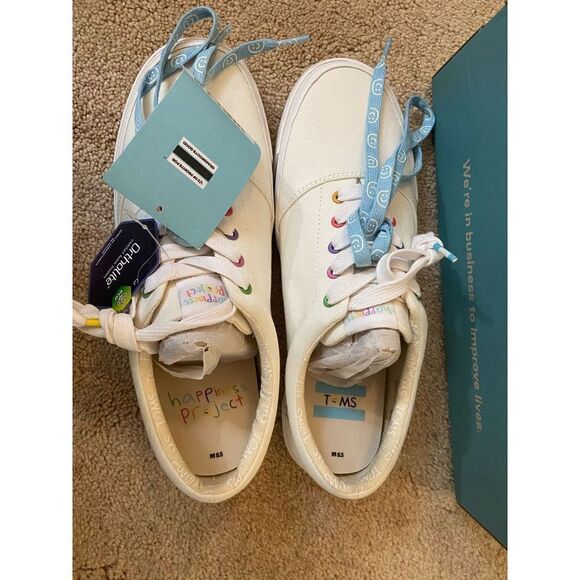 *NWT* TOMS x Happiness Project Men’s White Rainbow Sneakers - Picture 12 of 12